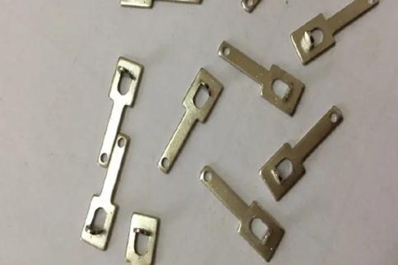 五金彈片開模時(shí)需注意哪些事項(xiàng)呢?